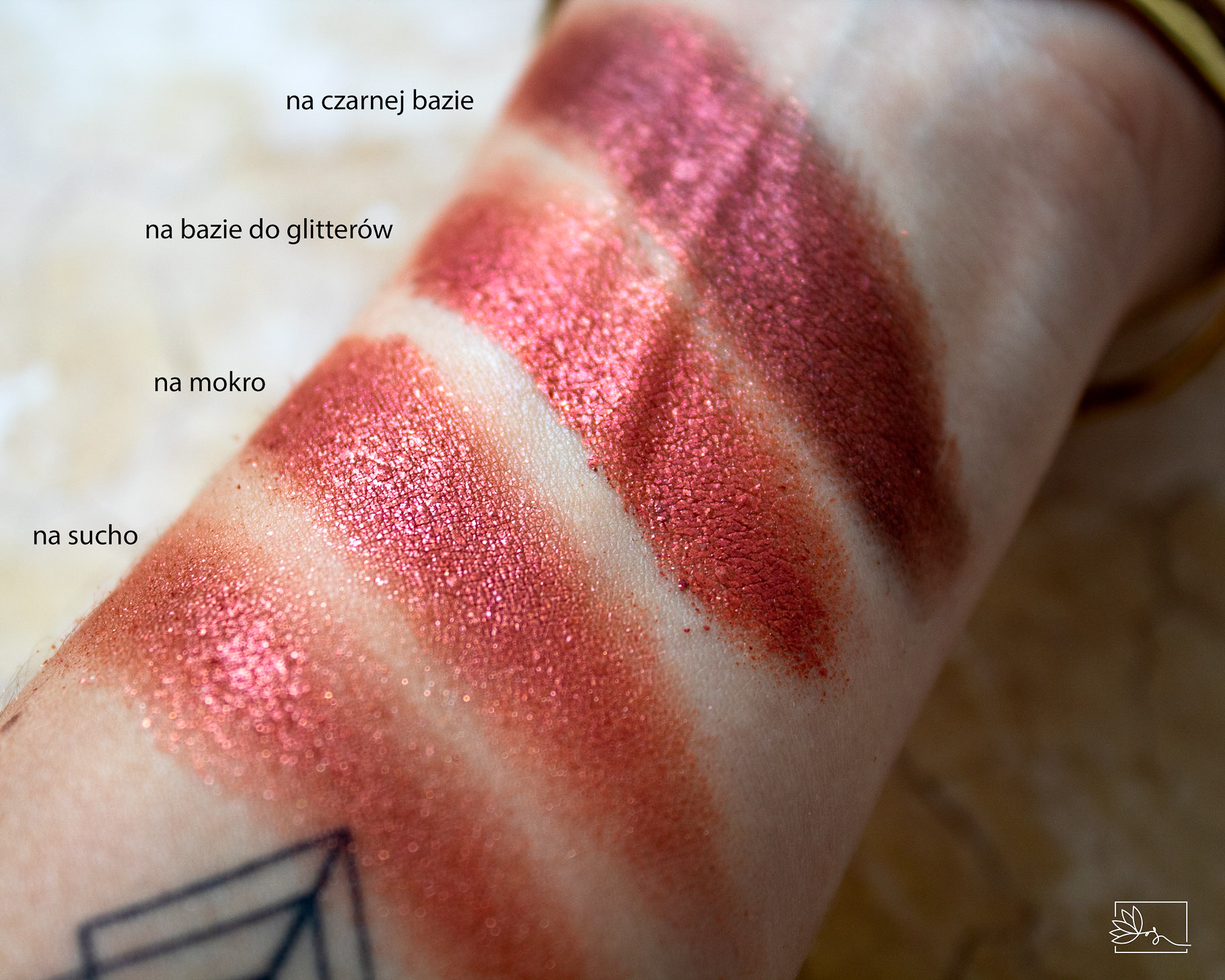 Paese cień foliowy Jasper swatche